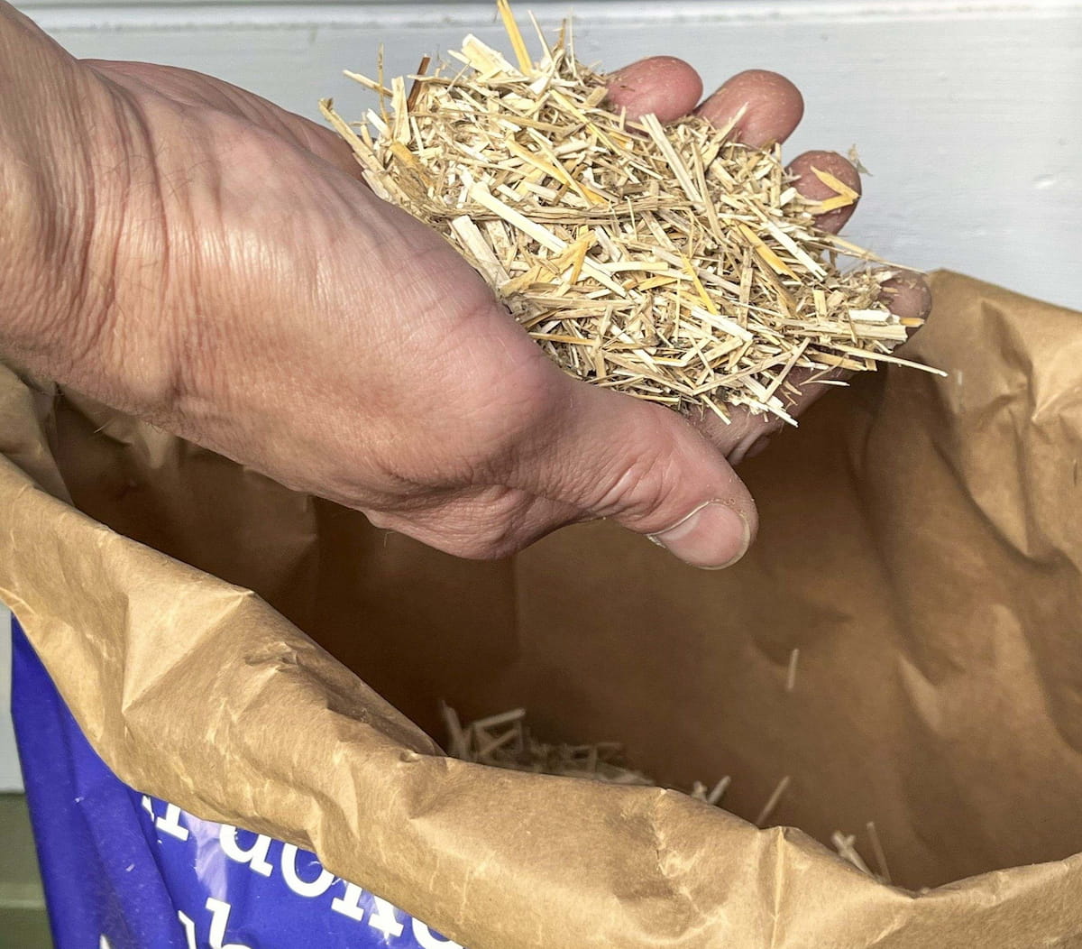 Inno-onni Järviruokorouhe kompostikuivike – pieni määrä, suuri vaikutus kompostissa