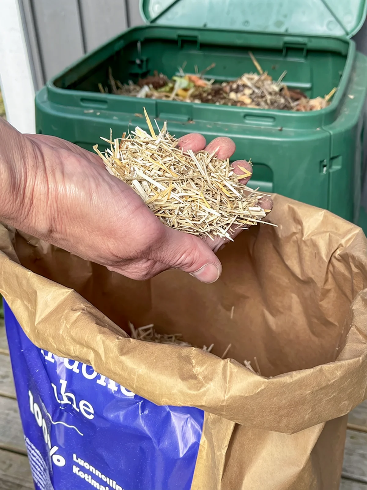 kompostikuivike järviruokorouhe